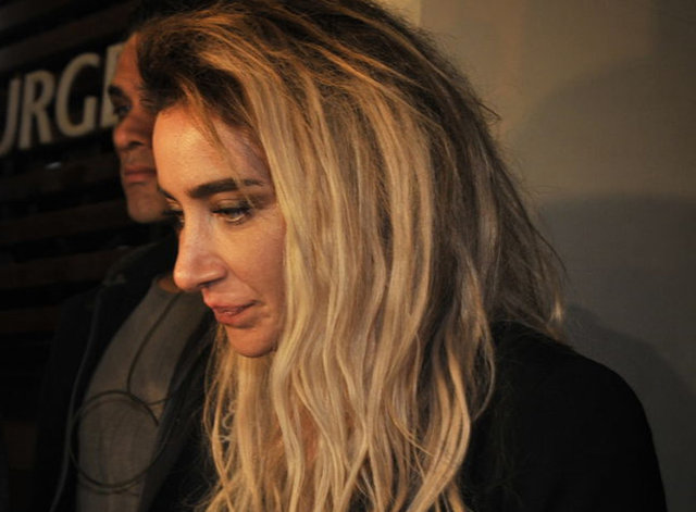 1 hafta herşeyden uzak kalmak isteyen Sıla'nın 15 Temmuz sonrası yaptığı açıklama çok konuşulmuş, meslektaşlarından da tepki görmüş ve konserleri iptal edilmişti.