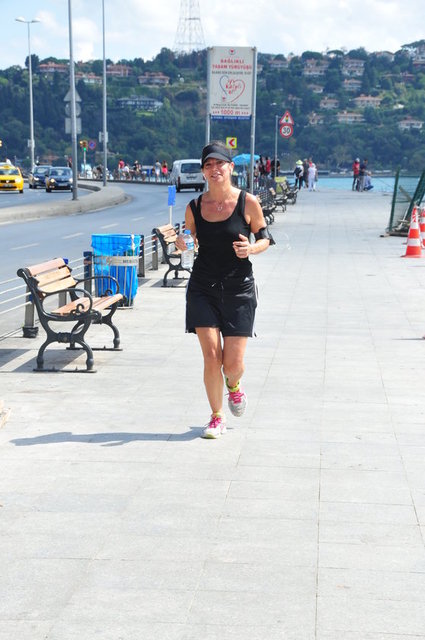 ZEYNEP ÜSTÜNEL 
