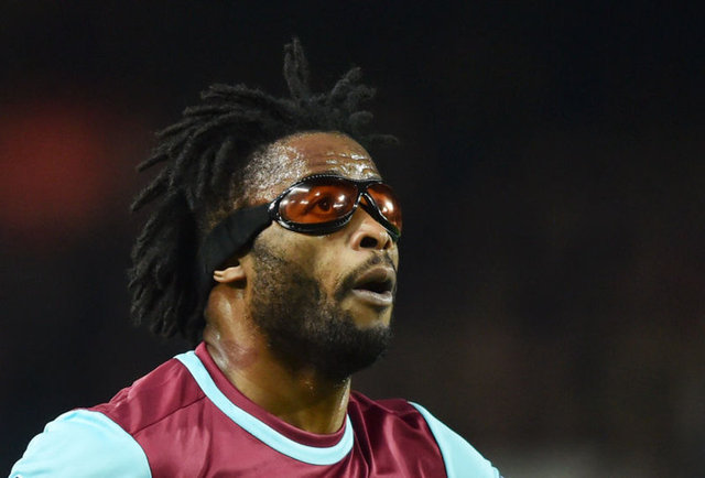 Alex Song -  Galatasaray
