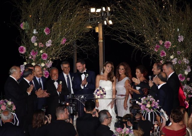 Beşiktaş Teknik Direktörü Şenol Güneş'in kızı Günçe Güneş, Giray Tiryaki ile dünya evine girdi. 