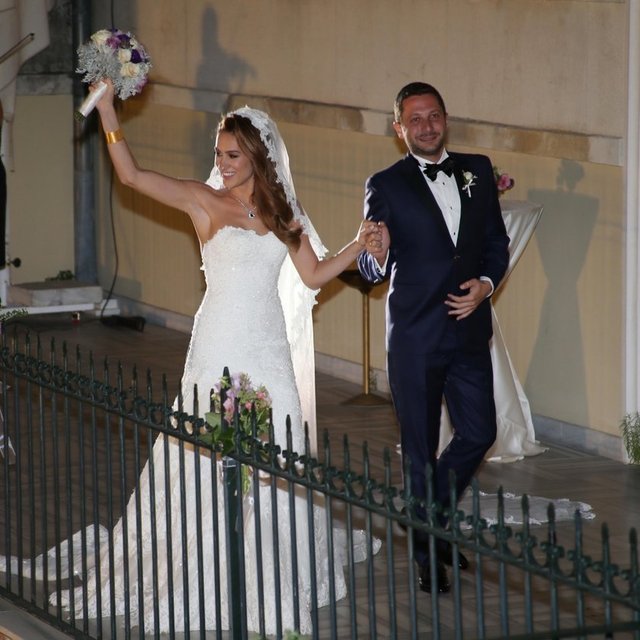 Günçe ve Giray Tiryaki çiftinin nikah şahitliğini ise Beşiktaş Başkan Fikret Orman, Galatasaray Başkanı Dursun Özbek, Trabzonspor Başkanı Muharrem Usta, Hatay Büyükşehir Belediye Başkanı Doç. Dr. Lütfü Savaş yaptı.