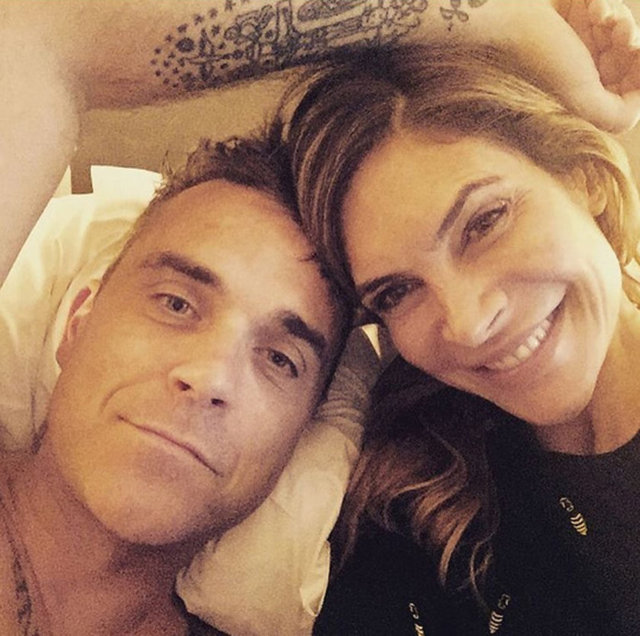 Robbie Williams, Ayda ile ilk tanıştığında ondan çok da etkilenmediğini şu sözlerle anlatmıştı: "Önünde koca bir cebi olan bir elbise giymişti. Elbise onu çok tombik göstermişti. Konuşmaya başladık ve 'Biraz şişman ama bu kadını sevdim' diye düşündüm. Sonra herkes jakuziye girdi, o da girdi ve bikinisi içinde bir Bond kızı gibi görünüyordu. Tek düşündüğüm şuydu: Teşekkürler Tanrım."