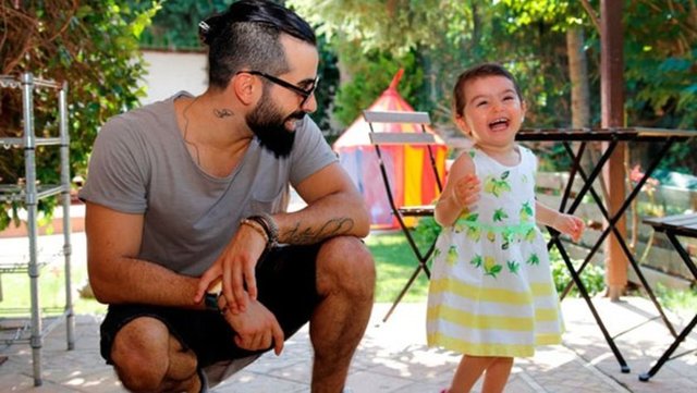 "Çocuğunuzu daha çok sevebilmek, daha çok görebilmek için yaşadığınız her ana daha dikkat ediyorsunuz. Daha çok yaşamak istiyorsunuz."