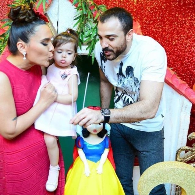 Demet Akalın'ın konser başı 100 bin TL aldığı söyleniyor. (Posta)