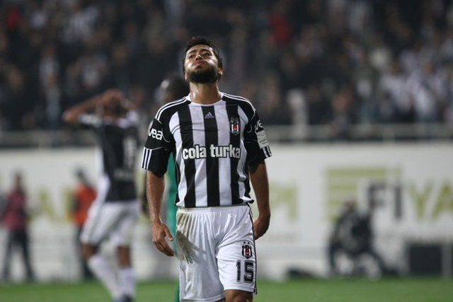 Rodrigo Tabata - Yaşı: 35 - Takımı: Al-Rayyan Sports Club (Katar) -  