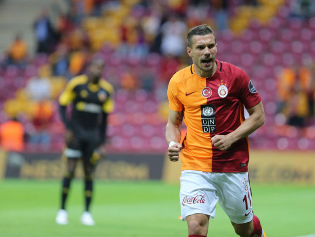 Podolski 3.000.000 Euro