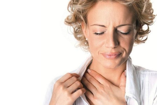 1- Boğazınız gıdıklandığında kulağınızı kaşıyın.