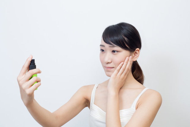 2- Sivrisinek ısırığının kaşıntısını kesmek için ısırığın olduğu bölgeye deodorant sıkın.