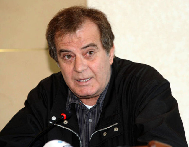 MUSTAFA BALBAY - Tarık Akan soyadı gibi bir insandı. Hep gerçeğe, doğruya, güzele doğru akan... Unutmayacağız. - #TarıkAkan şöhreti başının üstünde taşımadı, onu ayaklarının altına alıp insanlığı yüceltmek için kullandı.