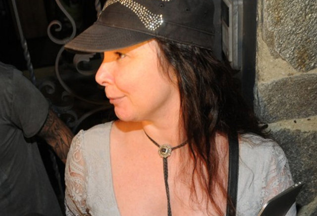 Şebnem Ferah, Levent'teki bir kuaförden çıkarken görüntülendi.