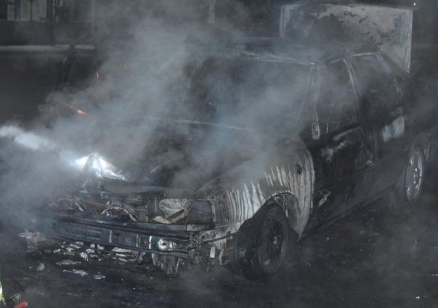 Alevler, araçların tamamına sıçramadan söndürülerek kontrol altına alındı. 