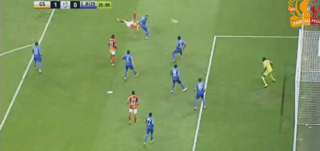 * Elmander'den sonra 9 numaranin hakkini veren kesinlikle Eren Derdiyok