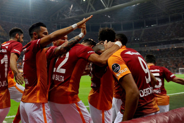 * 4 yaşında kızım golü gördü ve şunu söyledi "Eren'i tebrik ederim"