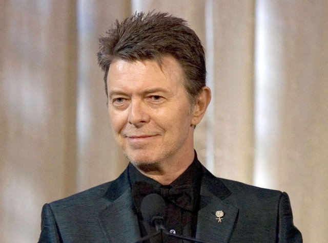 Dünyaca ünlü şarkıcı David Bowie, 10 Ocak'ta kansere yenik düşerek yaşam veda etti.