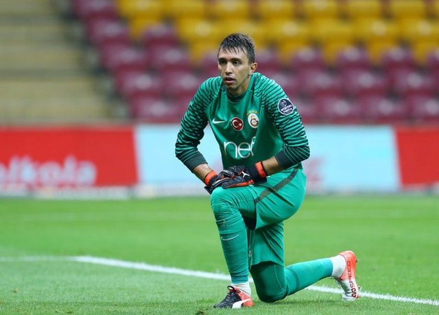 Fernando Muslera - 83