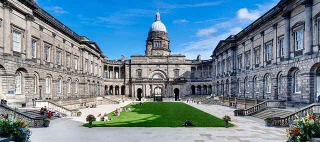 27 - Edinburgh Üniversitesi