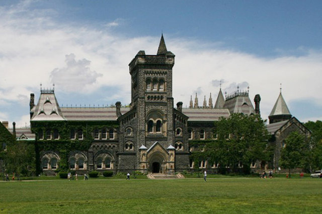 22 - Toronto Üniversitesi