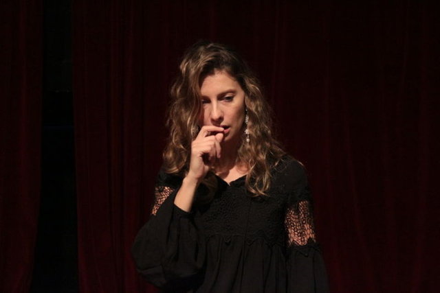 Güzel oyuncu, yapımcılığını üstlendiği 'İsimsiz Yıldız'la ekim ayında seyirci karşısına çıkacak.