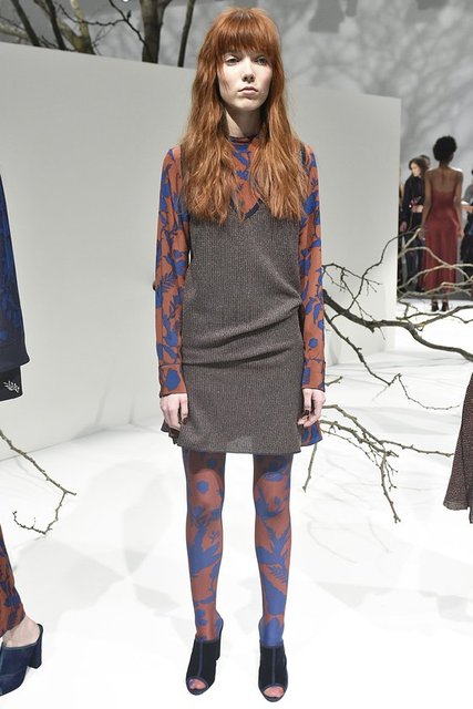 Yeni sezonun en güçlü trendlerinden biri ise; çorabınızın fularınızla ya da bluzunuzla aynı desen olması. Bu trende çok fazla rastlayacağız.