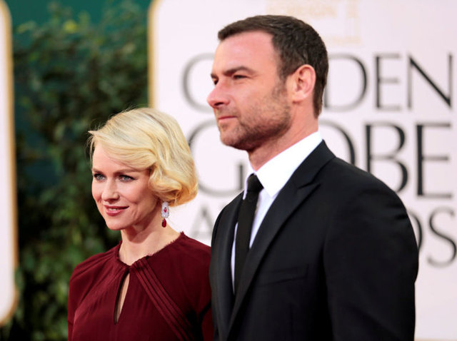 Avustralyalı aktris Naomi Watts (47) ve aktör sevgilisi Liev Schreiber (48) ilişkilerine son verdiklerini doğruladı.