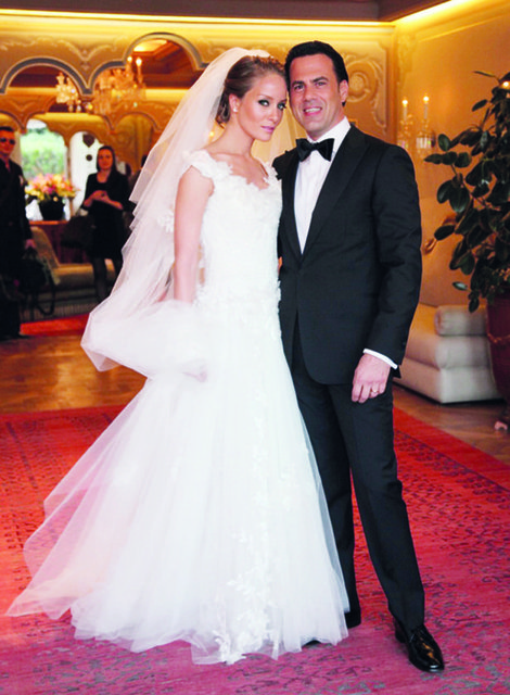 Yılan hikâyesine dönen boşanma davasını üç ay önce Çerkezköy'de sonuçlandıran Bade İşçil ile Malkoç Süalp, bu kez Ulus Savoy Konutları'ndaki lüks daire için mahkemelik oldu.