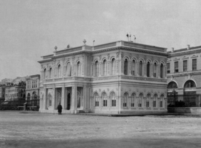 Tophane Arabacılar Kışlası