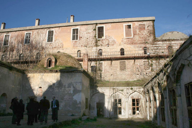 Davut Paşa Kışlası