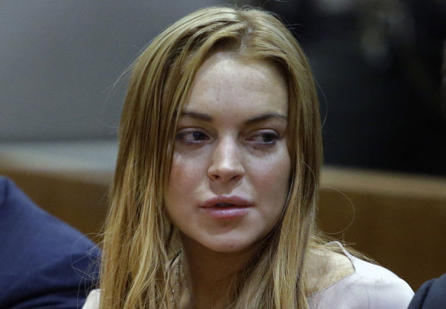 Bir süre önce Türkiye'ye gelen ünlü oyuncu Lindsay Lohan çıktığı tekne gezintisinde neredeyse bir parmağını kaybediyordu.