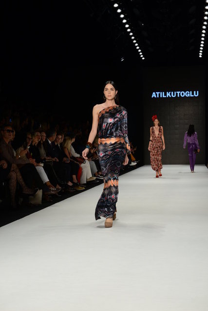 ATIL KUTOĞLU DEFİLESİ