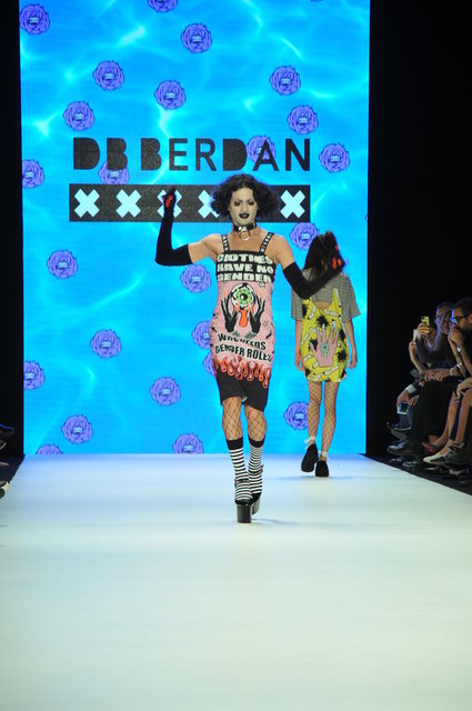 DENİZ BERDAN DEFİLESİ