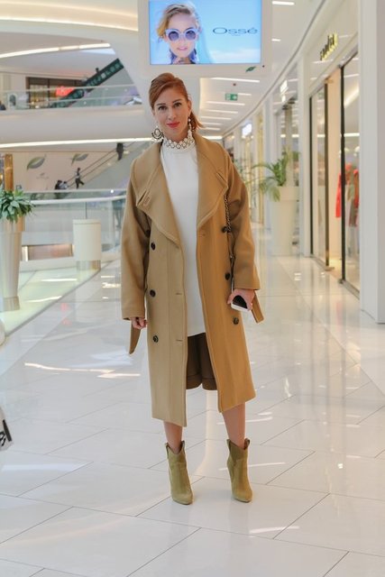 HANDE CAN YÜCE