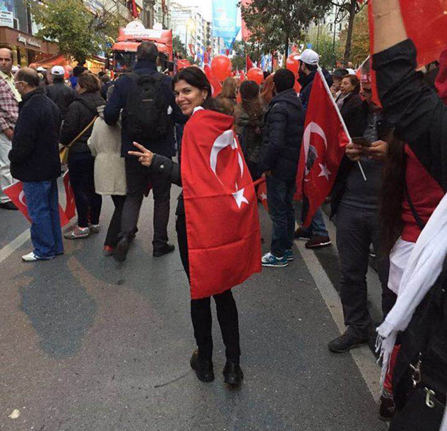 ZEYNEP ÜSTÜNEL