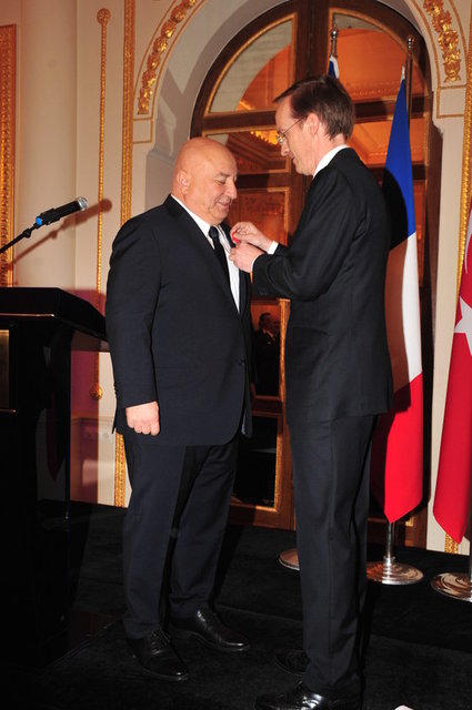 SANİ ŞENER, CHARLES FRIES