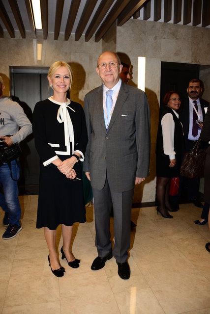PROF. DR. NEŞE - CAVİT KAVAK