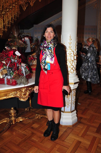 ZEYNEP ÜSTÜNEL