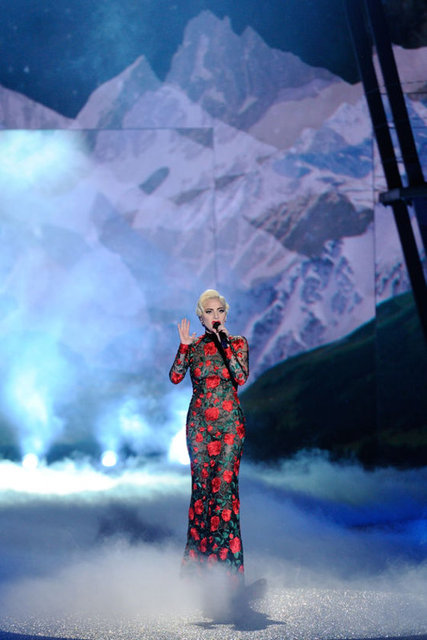 LADY GAGA