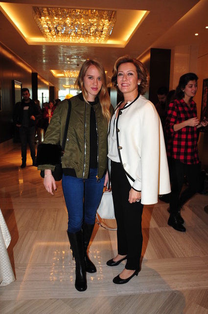 REVNA, YELDA DEMİRÖREN