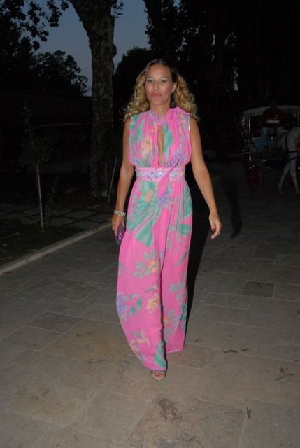 ASLI ÜSTÜNKAYA