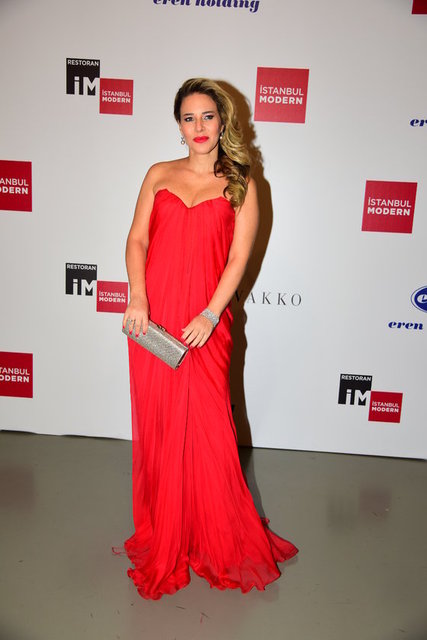 ASLI ÜSTÜNKAYA