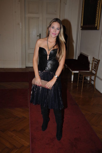 ASLI ÜSTÜNKAYA
