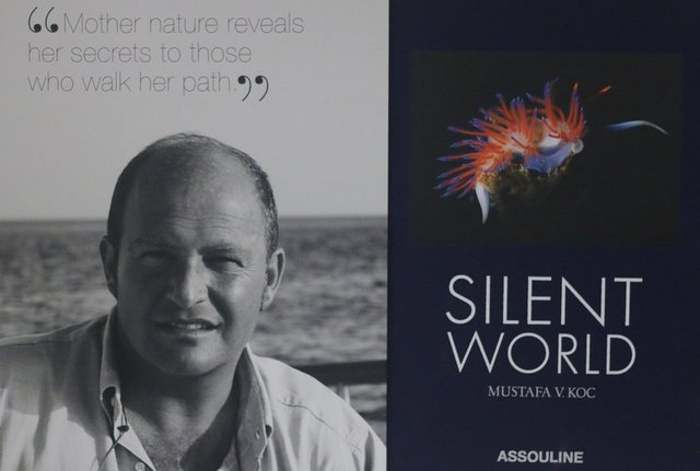 SILENT WORLD MUSTAFA V. KOÇ KİTABININ KAPAĞI