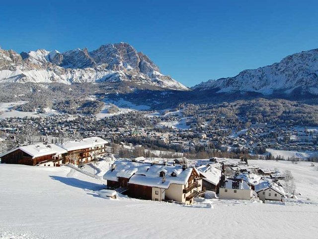 CORTINA