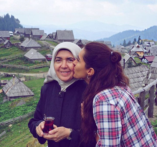 NİLGÜN, ZEYNEP ÇİLEK