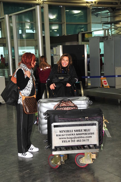 GÜL DÜRÜST
