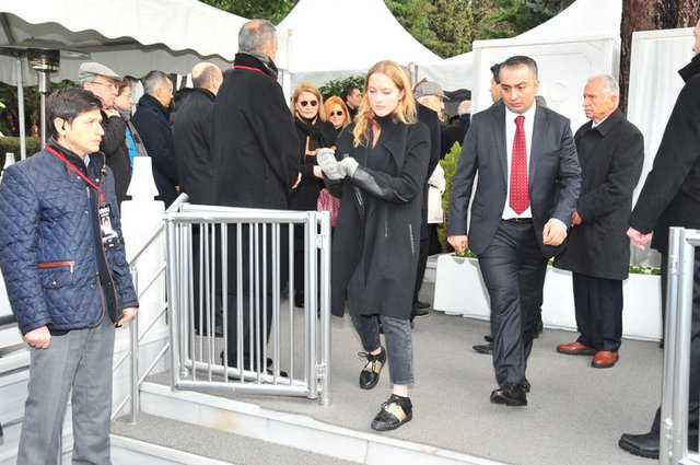 AYLİN KOÇ