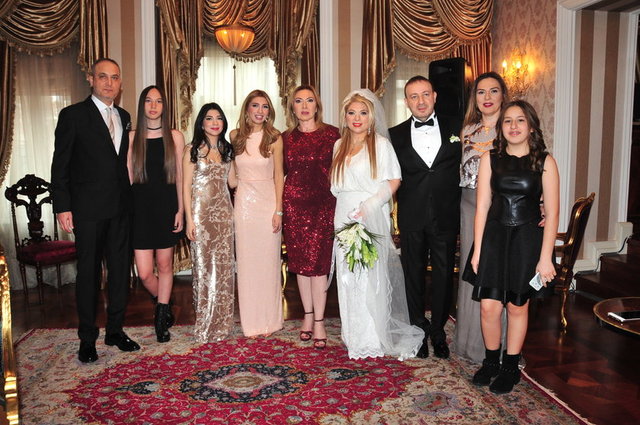 UĞUR - GÖZDE BELLİ, MİNA, DİBA SATICI, ESRA BELLİ, ALA SARSILMAZ - İSMAİL ERSAN KAYA, ZEYNEP KAYA  KEÇİK, LARA KEÇİK