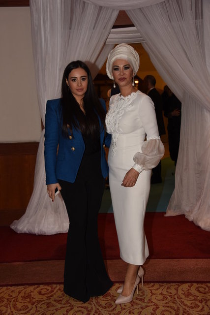 GÜLNUR GÜNEŞ, GÜLPERİ BAYRAKTAR