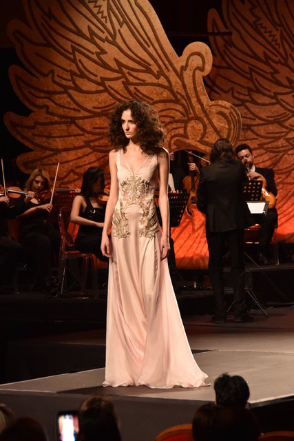 TUVANA BÜYÜKÇINAR DEFİLE