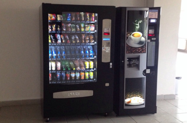 3- İş fikri: Gıda üzerine alışveriş merkezleri ve popüler olan caddelerde yapılan Kiosk tarzı işlerde yakın geleceğin kazandıran iş fikirleri arasında yer alıyor. Caddelerde daha çok dondurma, mısır satışı, sandviç satışı ve çiğ köfte gibi ürünler satılırken alışveriş merkezlerinde pizza, kahve ve soft dondurma otomatları ilgi görmeye devam ediyor.