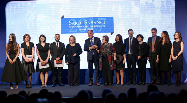 MELİSA TAPAN, GÜLER SABANCI, PROF. DR. NERMİN ABADAN UNAT, DEFNE KADIOĞLU POLAT, ZEYNEP SELEN ERTAN, TOLGA TEZCAN